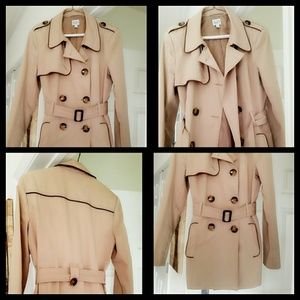 Short trench coat